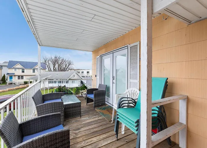 Apartment 322 Sunset Drive