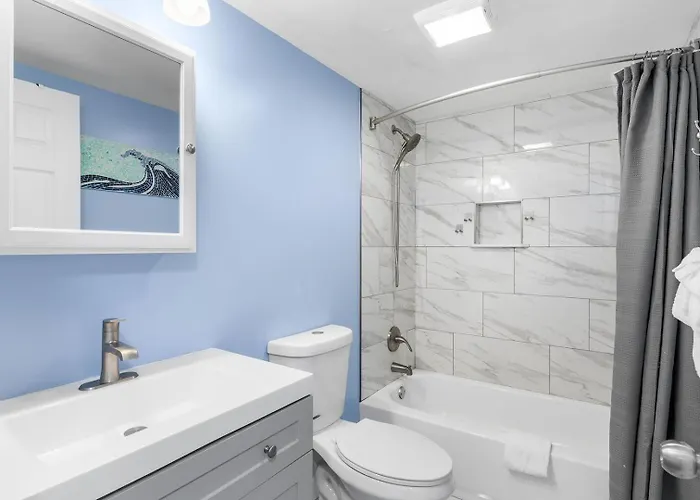 Apartment 322 Sunset Drive *