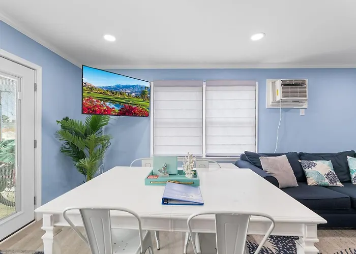 Apartment 322 Sunset Drive